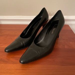Ann Taylor classic black pumps sz 9.5 M